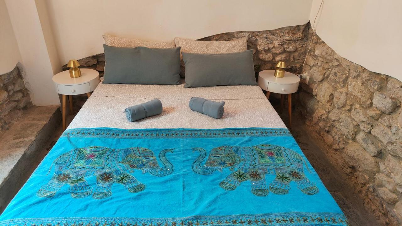 Bed and Breakfast La Casa Delle Pietre Parlanti - Casa In Pietra Ai Piedi Del Parco Delle 5 Terre Biassa Exterior foto