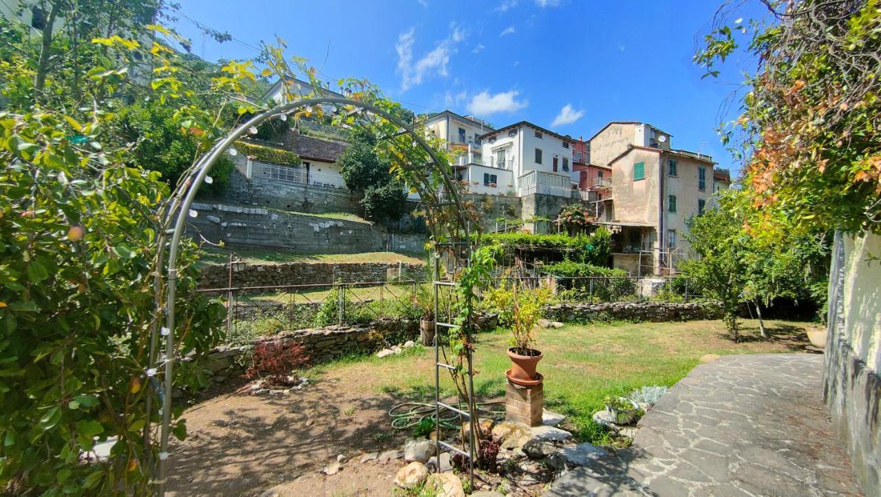 Bed and Breakfast La Casa Delle Pietre Parlanti - Casa In Pietra Ai Piedi Del Parco Delle 5 Terre Biassa Exterior foto